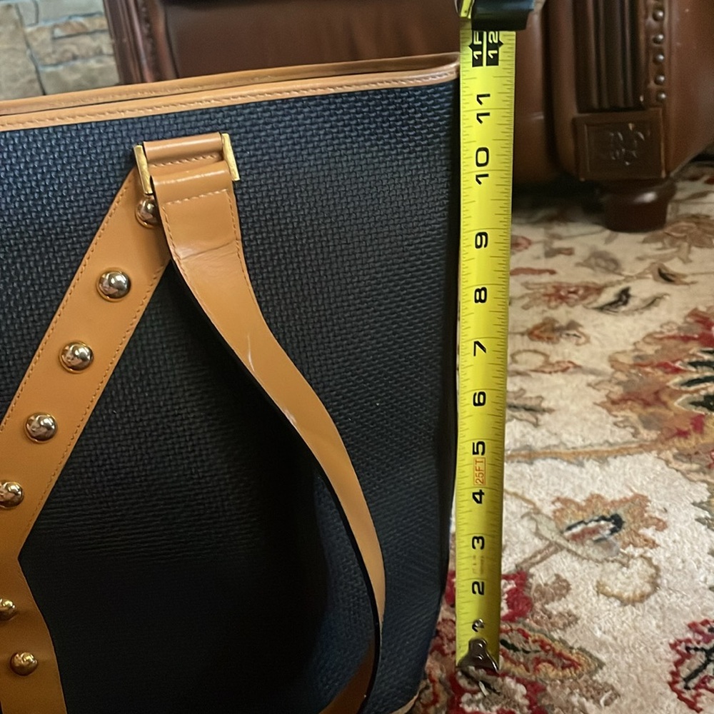 Yves Saint Laurent Tote Bag - Picture 8 of 9